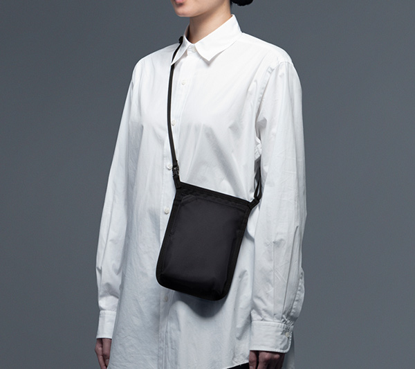 バッグ monolith neck pouch モノリス/MONOLITH NECK POUCH STANDARD S - STONE GRAY