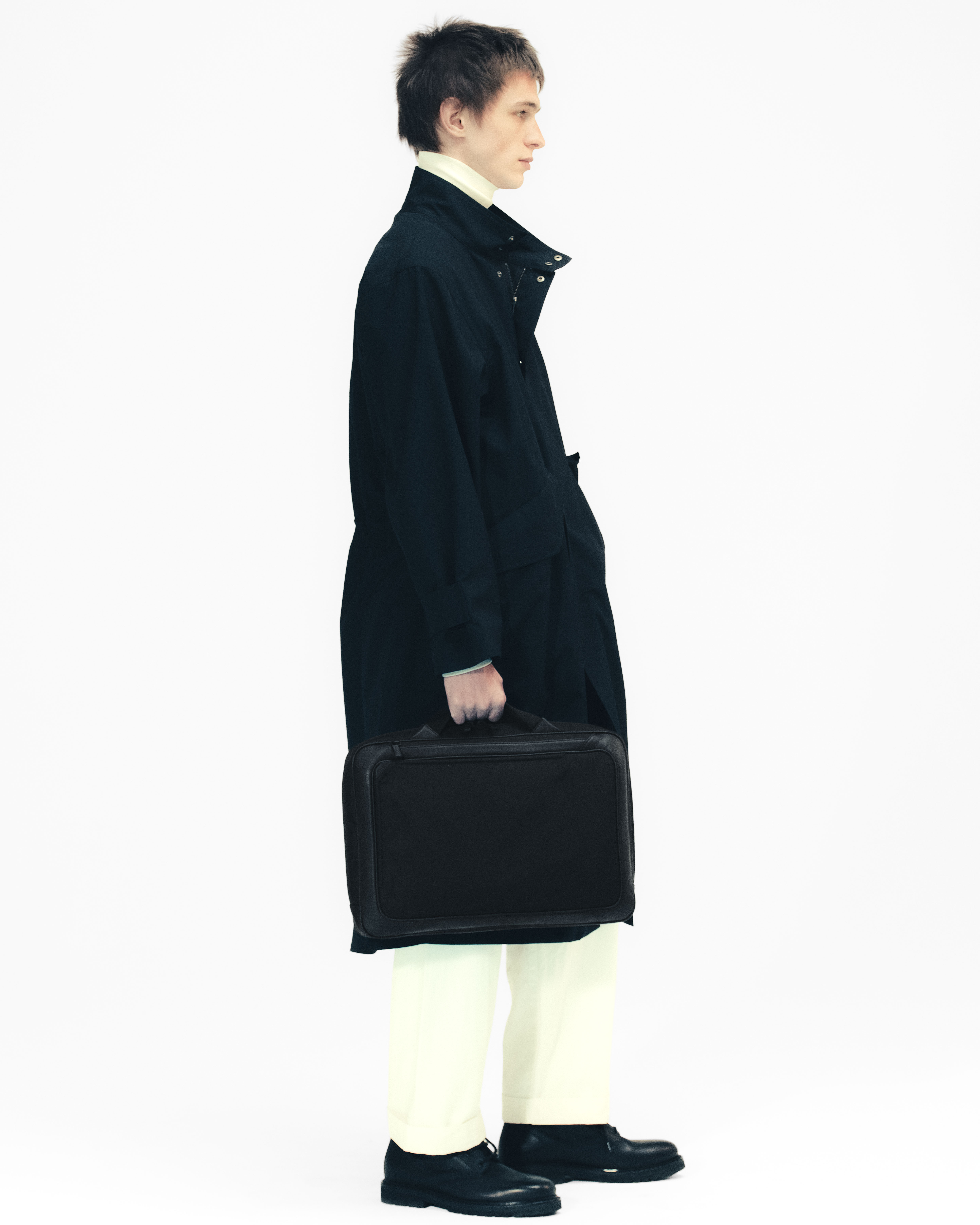 BRIEFCASE OFFICE M BLACK | OFFICE | PRODUCTS | MONOLITH OFFICIAL