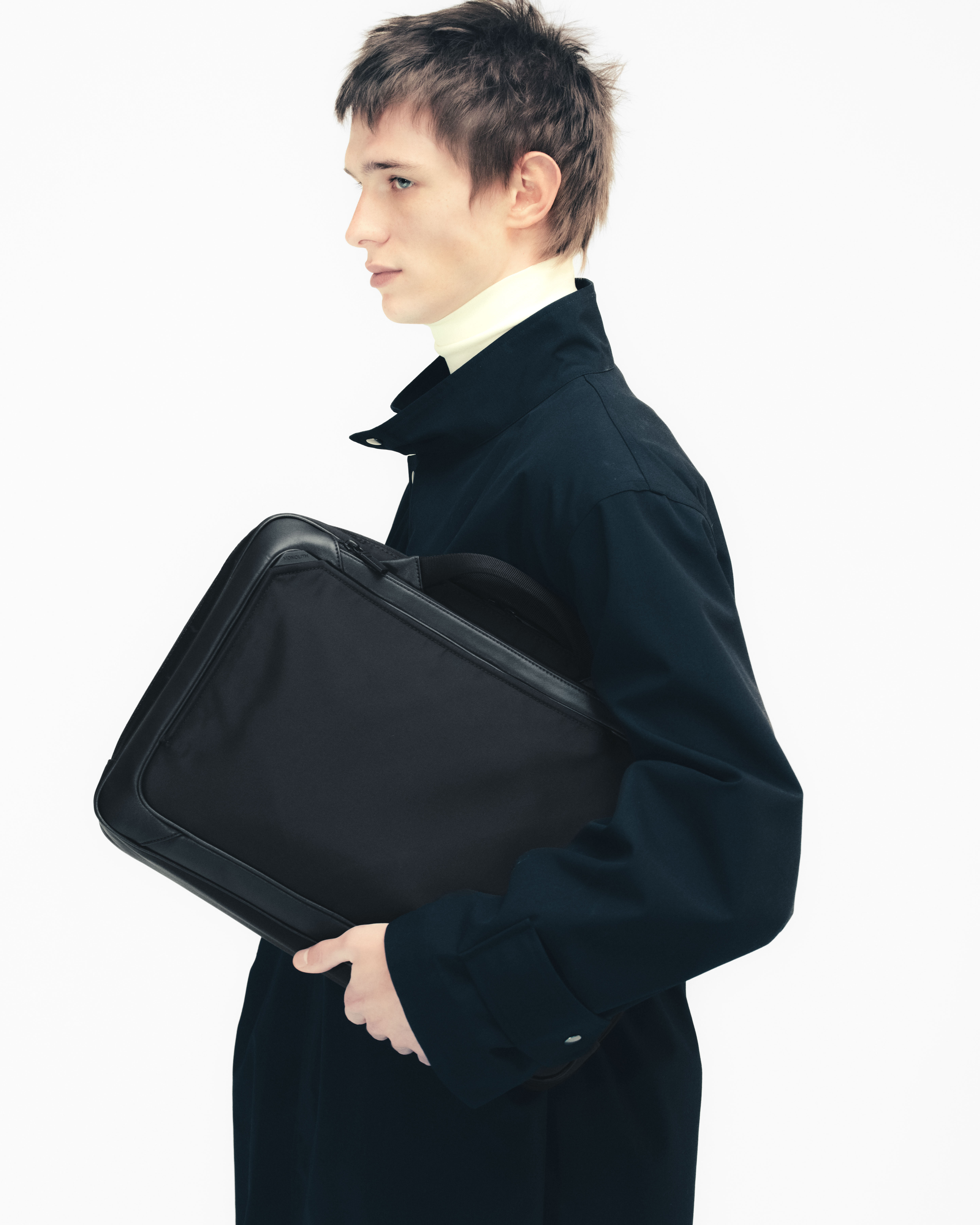BRIEFCASE OFFICE M BLACK | OFFICE | PRODUCTS | MONOLITH OFFICIAL