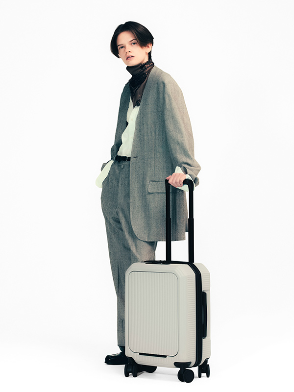 SUITCASE PRO OCTA 30 GAIA GRAY | PRO | PRODUCTS | MONOLITH