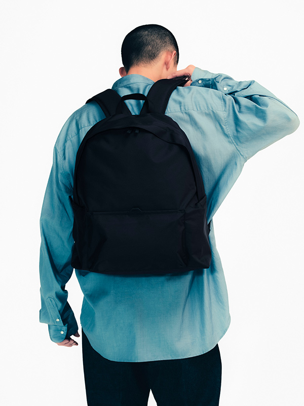 BACKPACK STANDARD SOLID M BLACK | STANDARD | | PRODUCTS | MONOLITH
