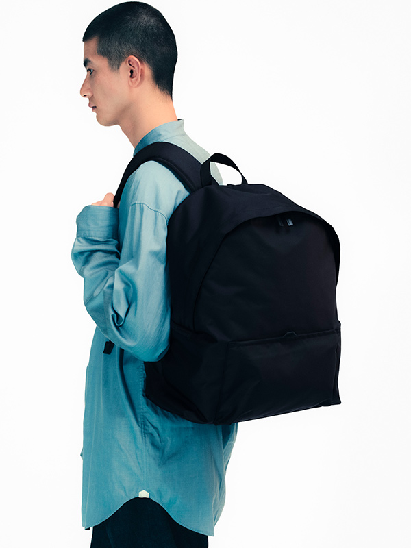BACKPACK STANDARD SOLID M BLACK | STANDARD | | PRODUCTS | MONOLITH