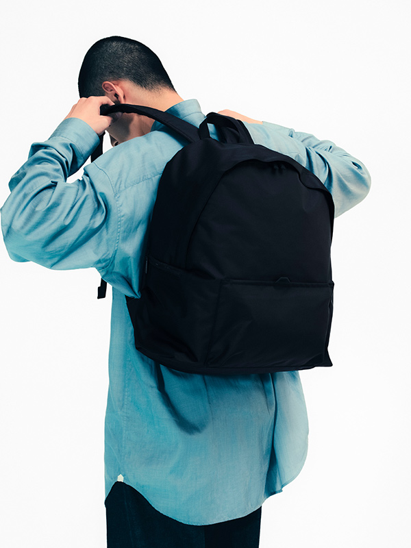 BACKPACK STANDARD SOLID M BLACK | STANDARD | | PRODUCTS | MONOLITH